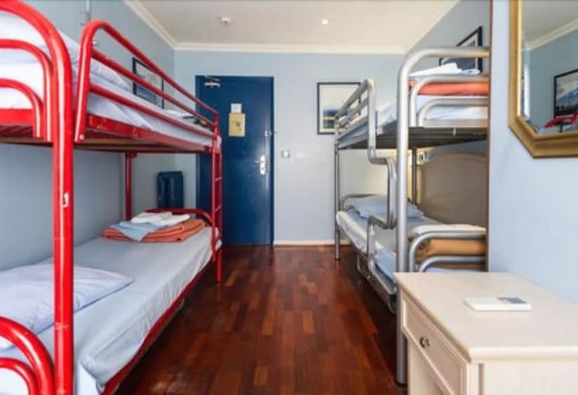 ホテル Antares Hostel