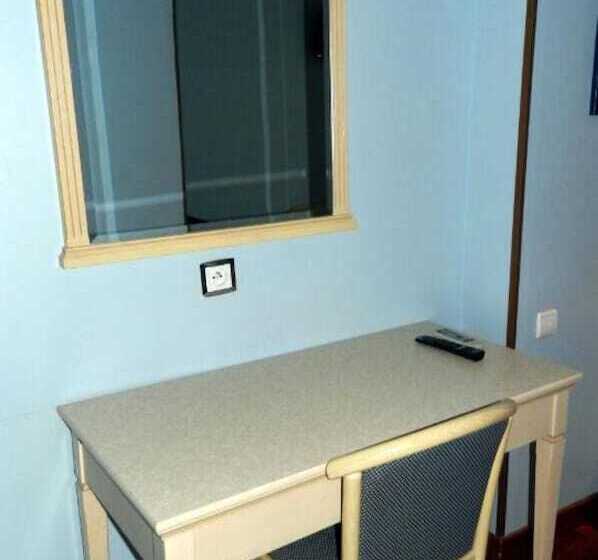 ホテル Antares Hostel