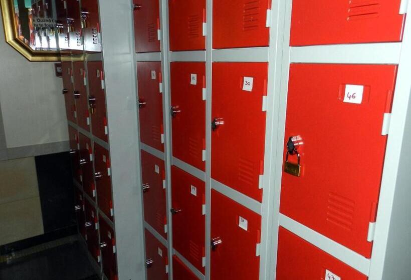 ホテル Antares Hostel