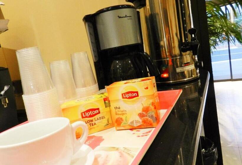 ホテル Antares Hostel