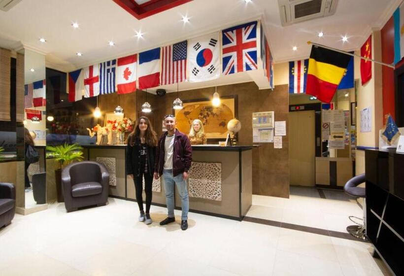 ホテル Antares Hostel