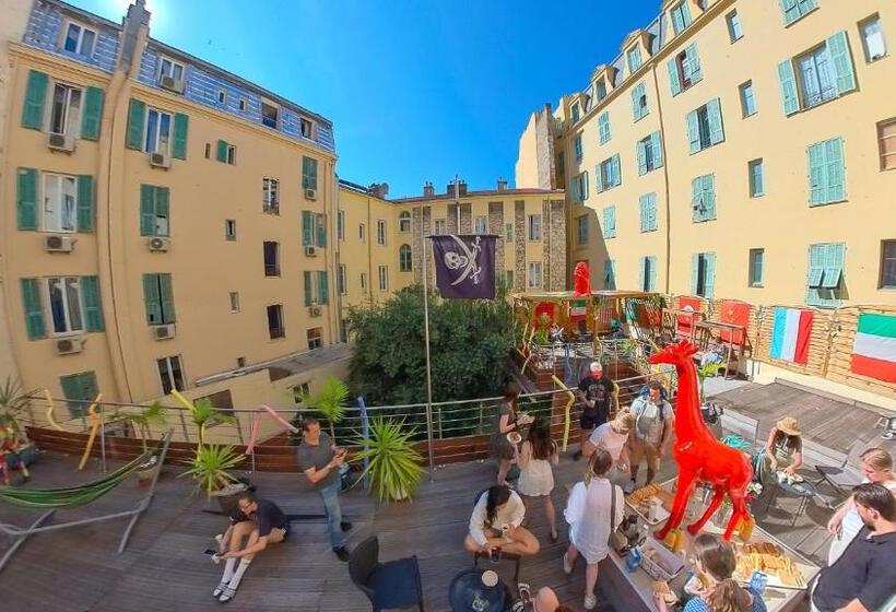 ホテル Antares Hostel