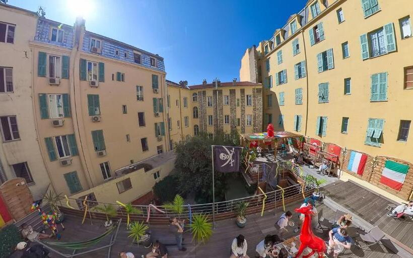 ホテル Antares Hostel