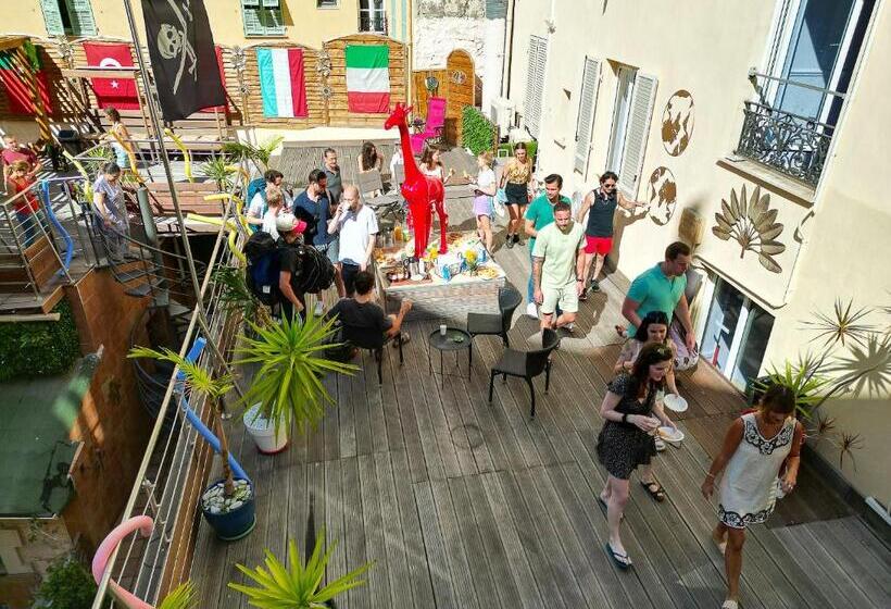 ホテル Antares Hostel