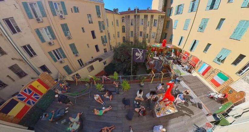 ホテル Antares Hostel