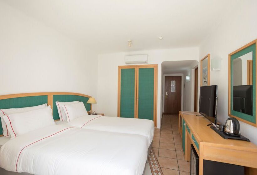 هتل Carvoeiro Plaza