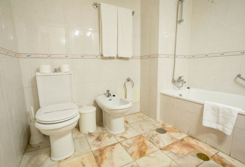 هتل Carvoeiro Plaza