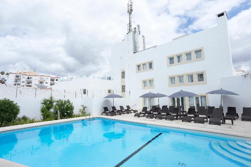 هتل Carvoeiro Plaza