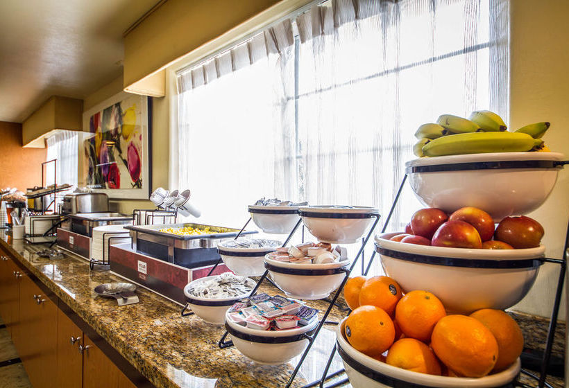 فندق Comfort Inn & Suites Oakland