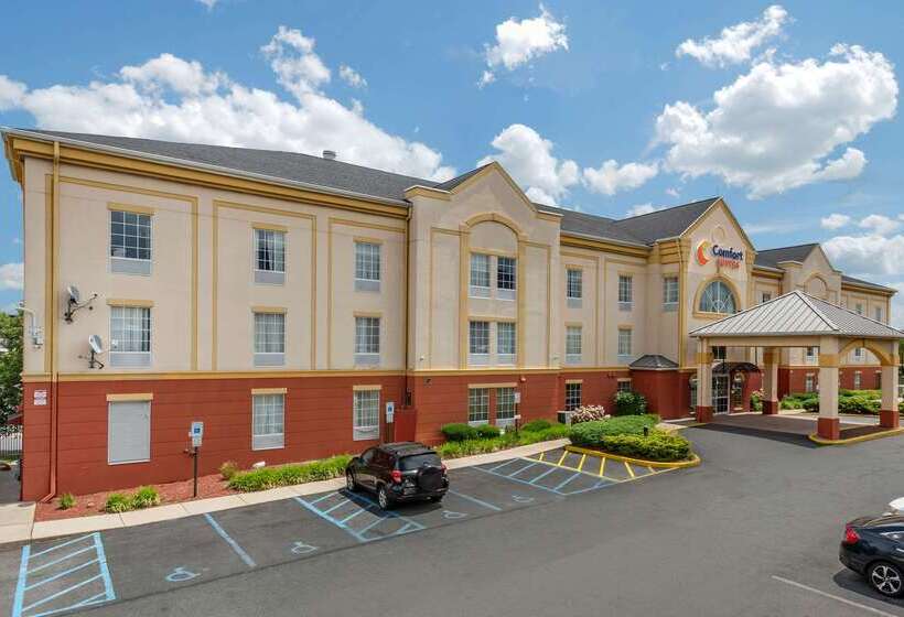 ホテル Comfort Suites Newark  Harrison