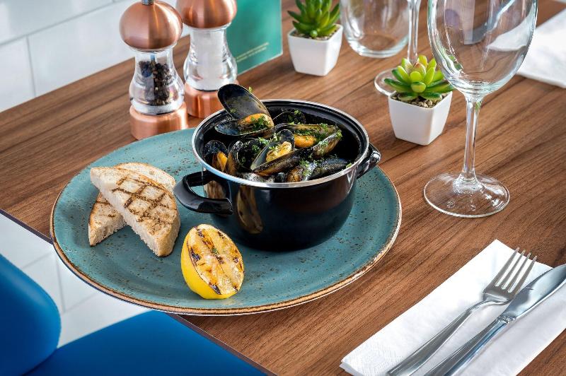 ホテル Courtyard By Marriott Glasgow Airport