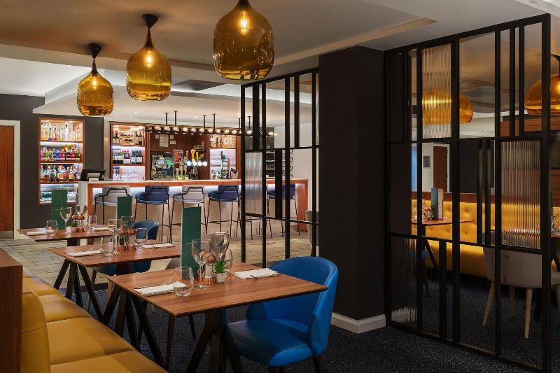 ホテル Courtyard By Marriott Glasgow Airport