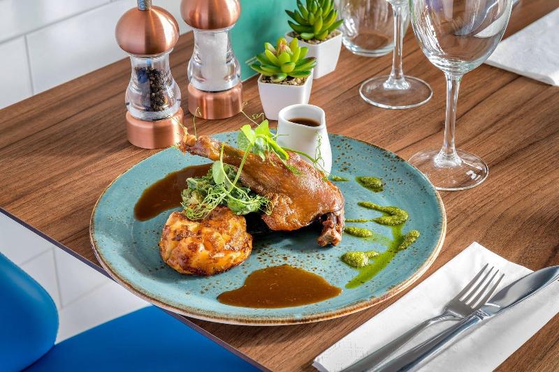 ホテル Courtyard By Marriott Glasgow Airport