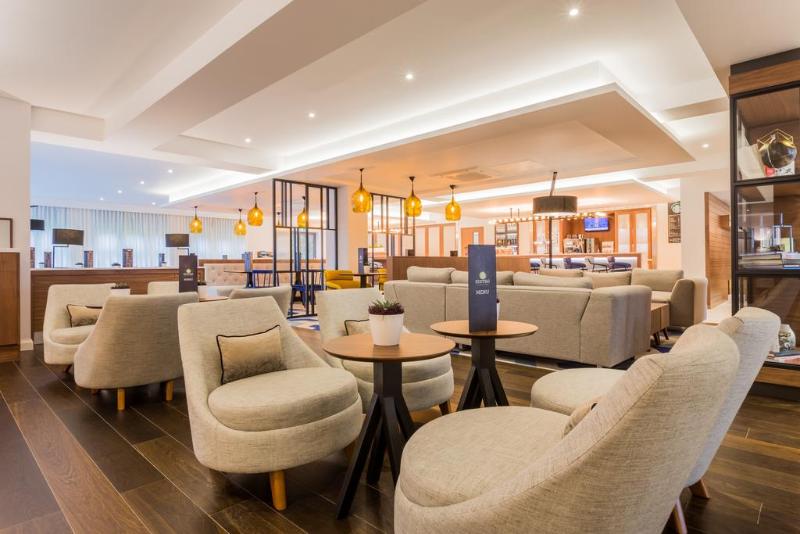 ホテル Courtyard By Marriott Glasgow Airport