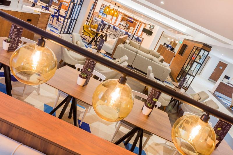 ホテル Courtyard By Marriott Glasgow Airport