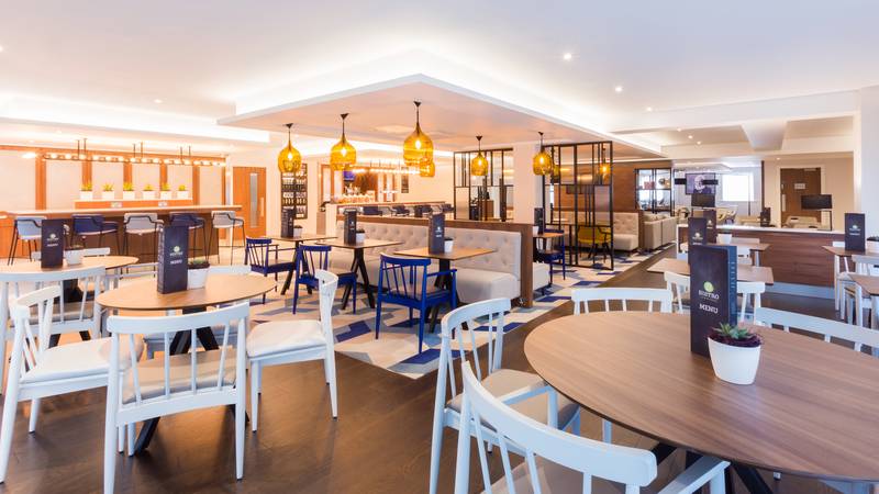 ホテル Courtyard By Marriott Glasgow Airport