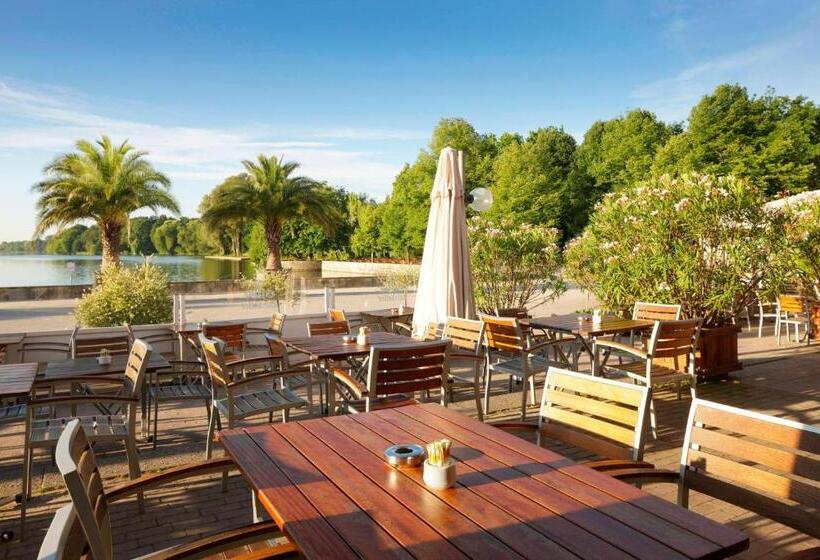 هتل Courtyard By Marriott Hannover Maschsee
