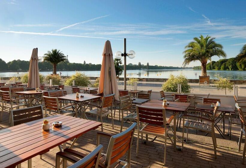 فندق Courtyard By Marriott Hannover Maschsee