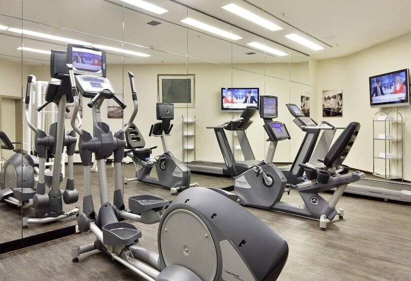 فندق Courtyard By Marriott Hannover Maschsee