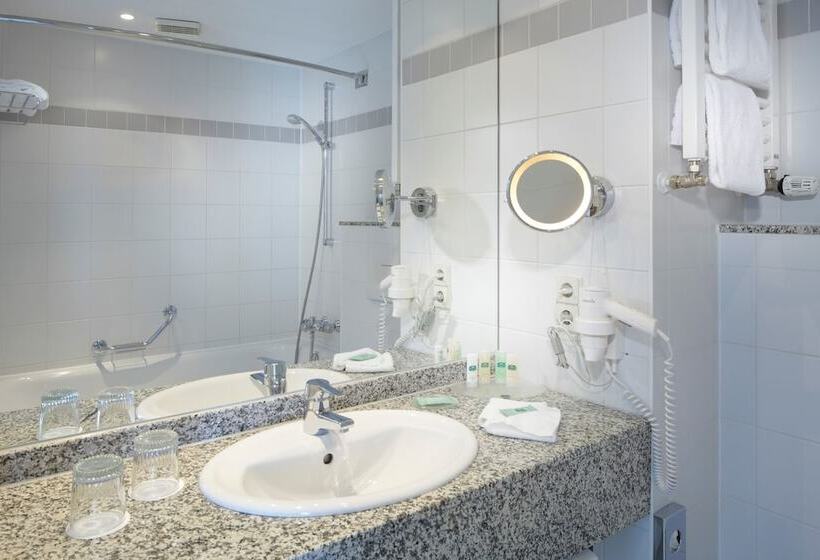 فندق Courtyard By Marriott Hannover Maschsee