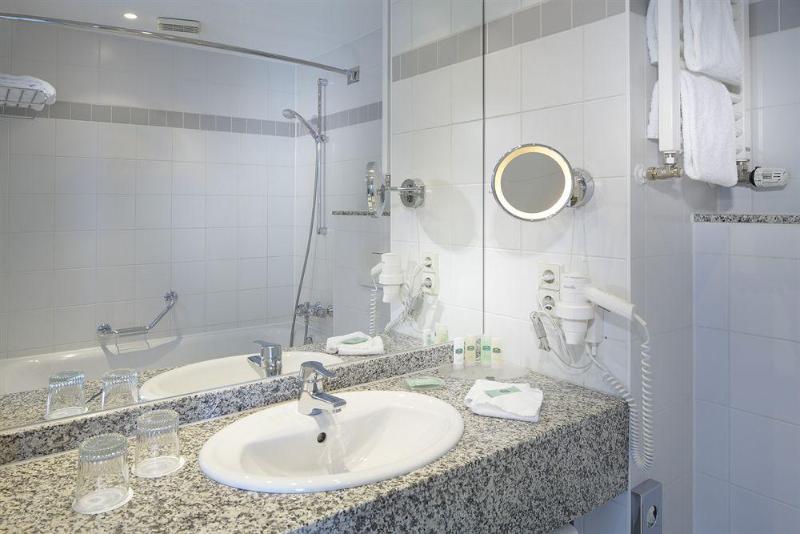 فندق Courtyard By Marriott Hannover Maschsee