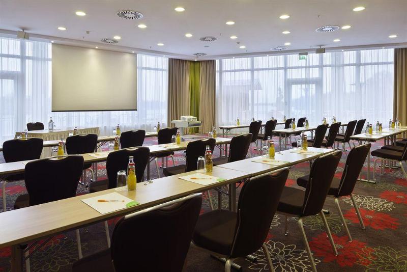 هتل Courtyard By Marriott Hannover Maschsee