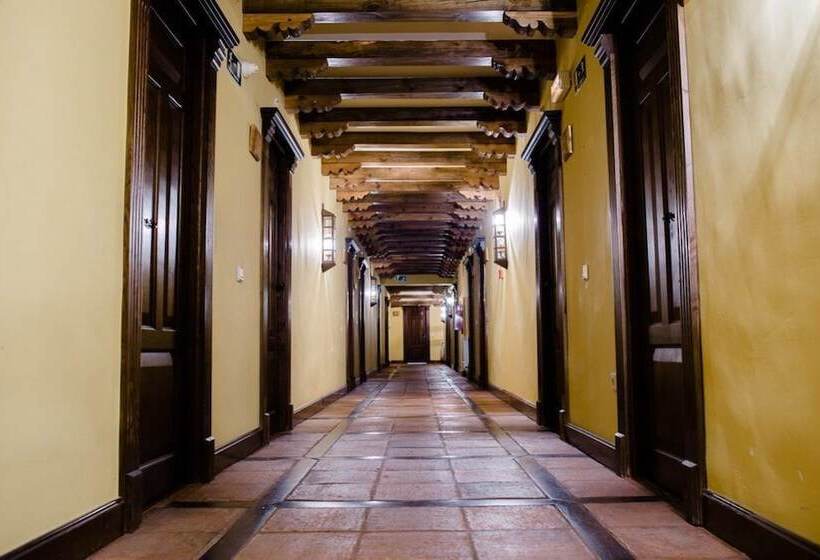 ホテル Don Fadrique