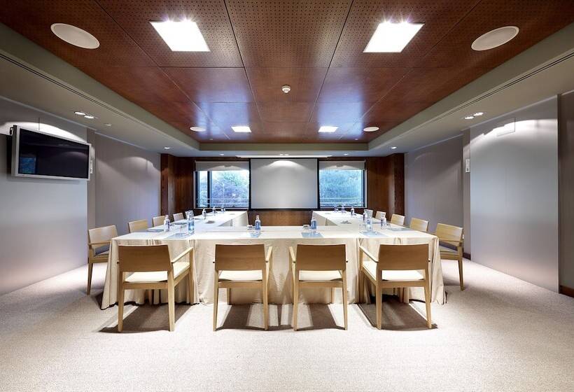 هتل Eurostars Suites Mirasierra