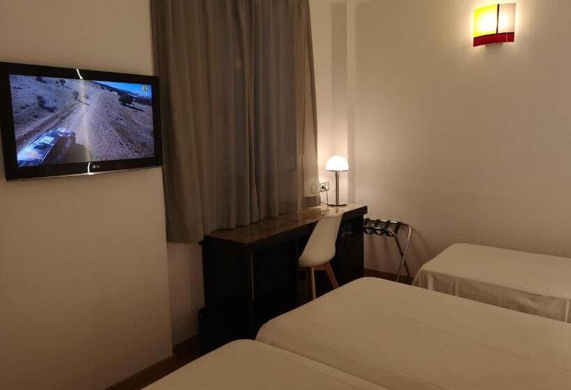 Отель Evenia Rocafort