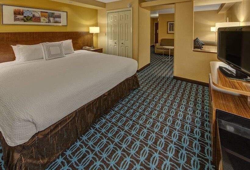 Отель Fairfield Inn And Suites By Marriott Orlando Near Universal Orlando