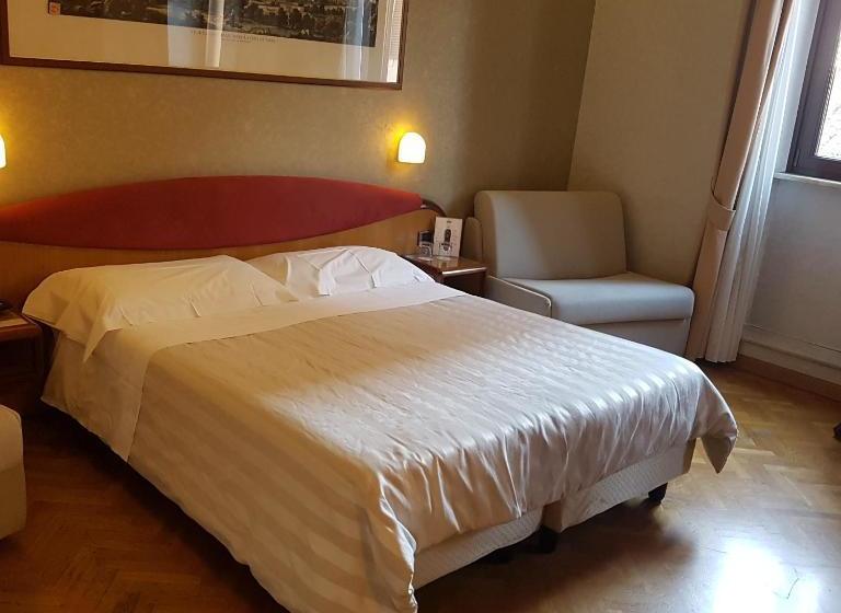 בית מלון כפרי Fori Imperiali Cavalieri