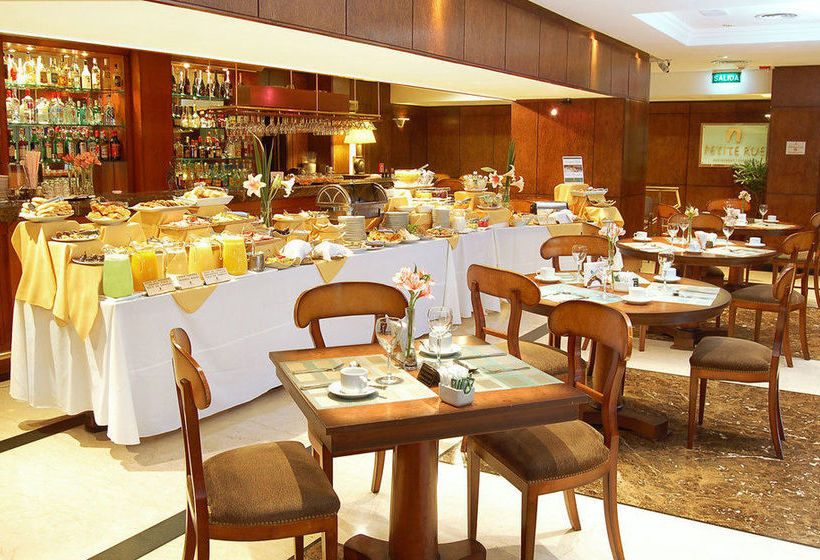 호텔 Howard Johnson By Wyndham 9 De Julio Avenue