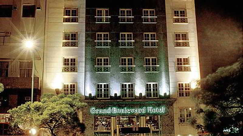 호텔 Howard Johnson By Wyndham 9 De Julio Avenue