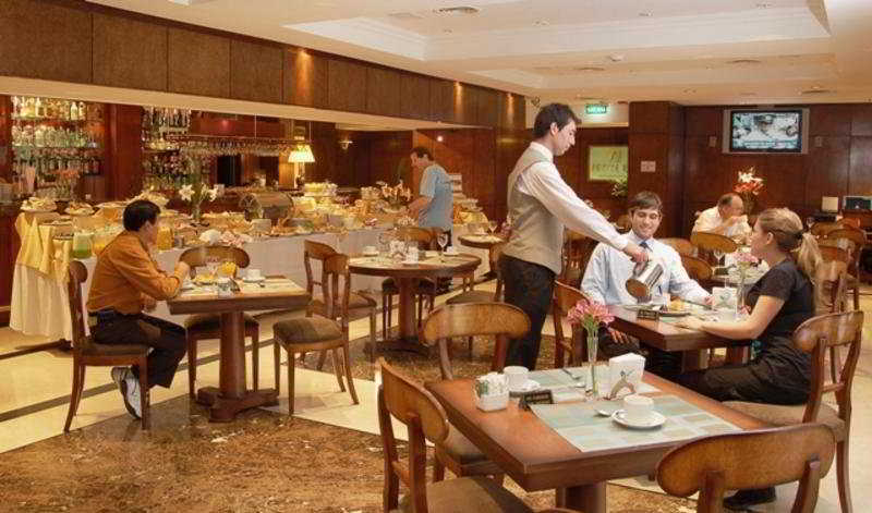 호텔 Howard Johnson By Wyndham 9 De Julio Avenue