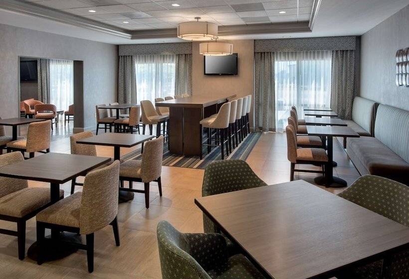 فندق Hampton Inn Bostonlogan Airport
