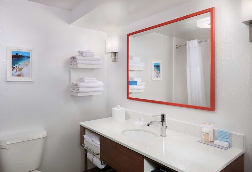 בית מלון כפרי Hampton Inn Niagara Falls