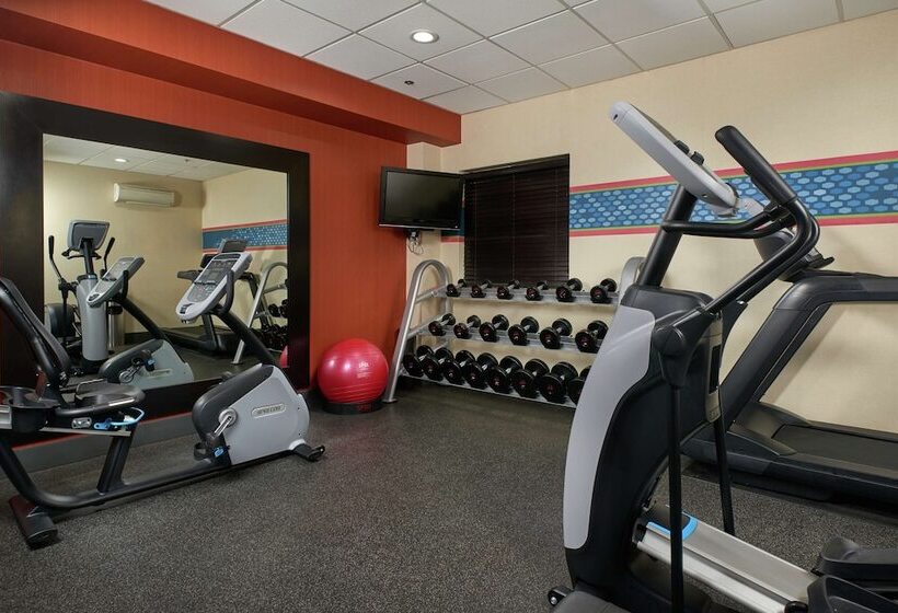 هتل Hampton Inn Niagara Falls