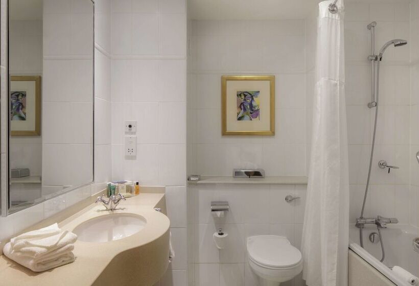 בית מלון כפרי Doubletree By Hilton Belfast Templepatrick