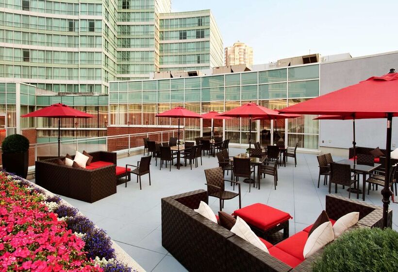 בית מלון כפרי Hilton Vancouver Metrotown