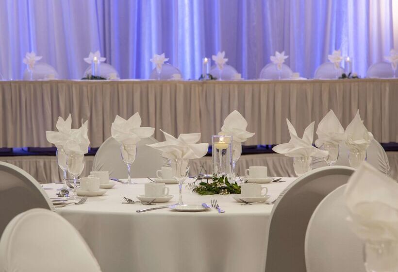 בית מלון כפרי Hilton Vancouver Metrotown