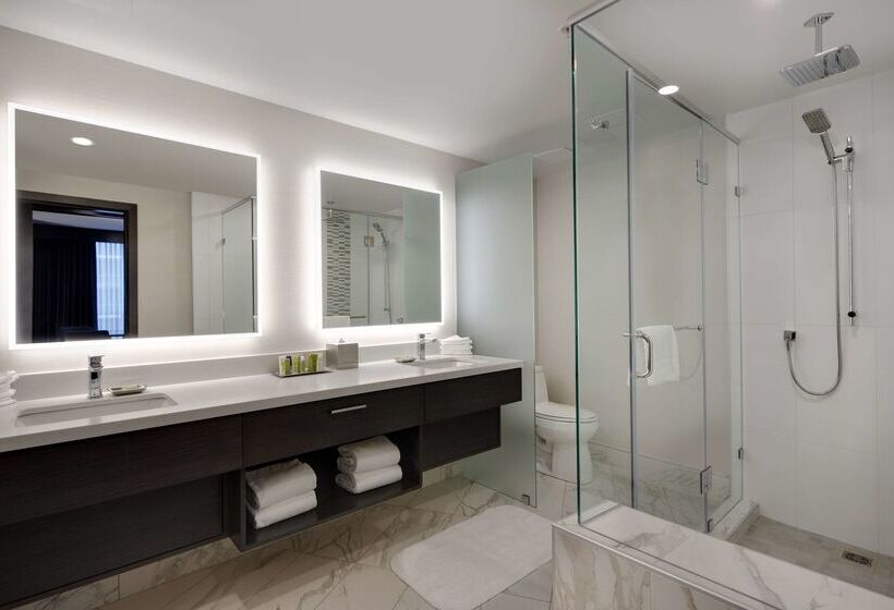 בית מלון כפרי Hilton Vancouver Metrotown