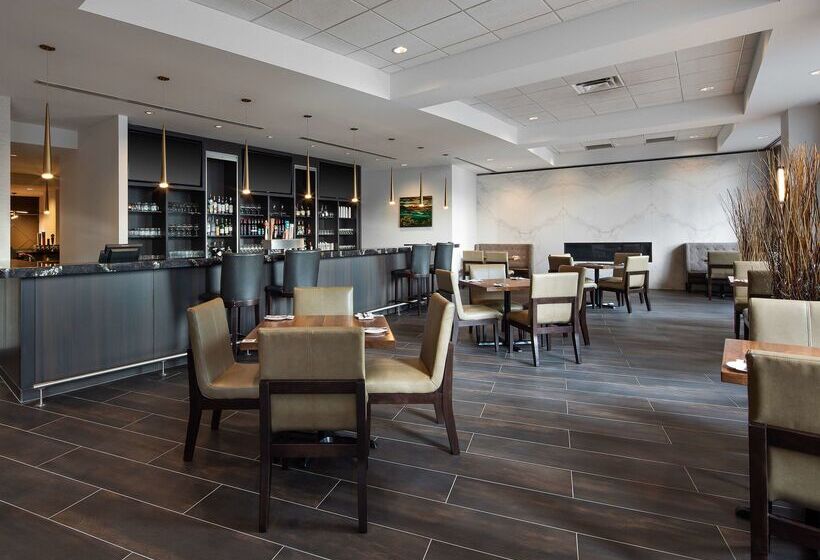 בית מלון כפרי Hilton Vancouver Metrotown