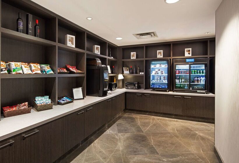 בית מלון כפרי Hilton Vancouver Metrotown