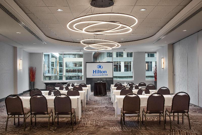 בית מלון כפרי Hilton Vancouver Metrotown