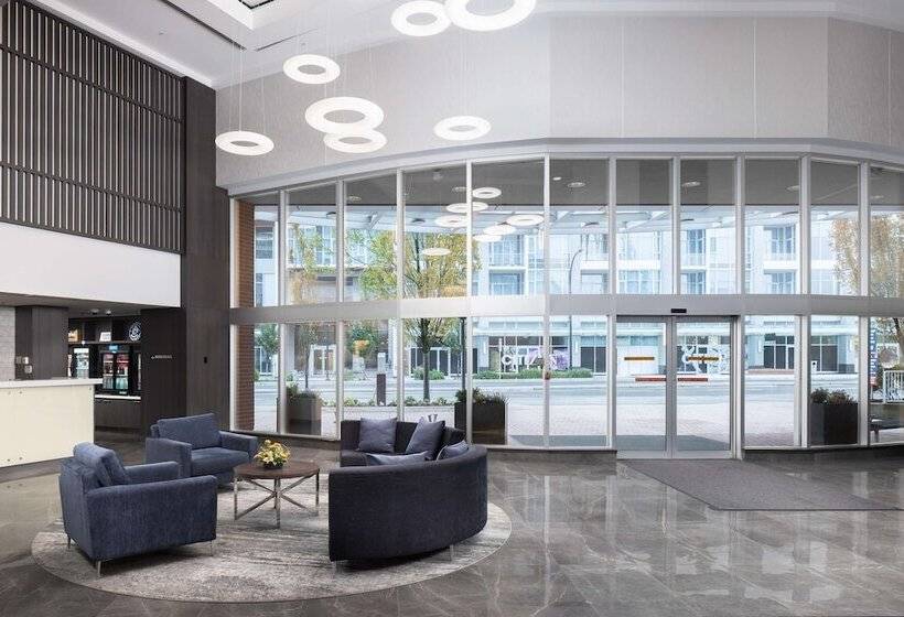 בית מלון כפרי Hilton Vancouver Metrotown