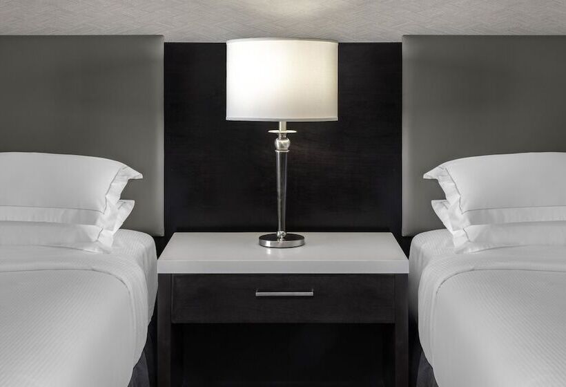 בית מלון כפרי Hilton Vancouver Metrotown