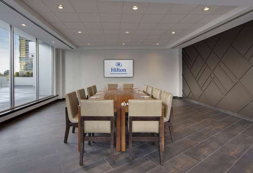 בית מלון כפרי Hilton Vancouver Metrotown