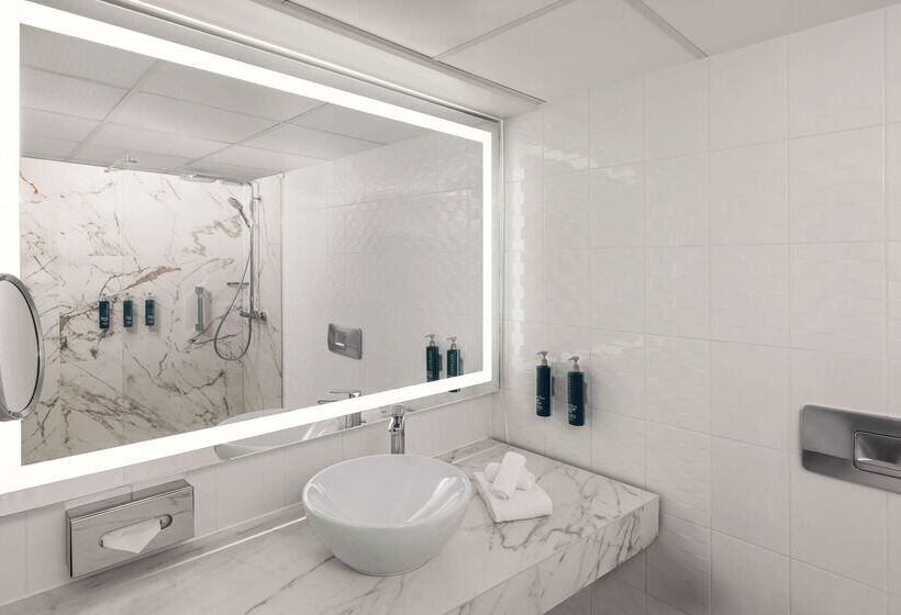 هتل Hilton Vienna Waterfront