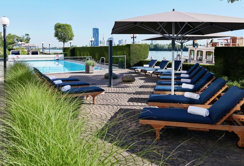 هتل Hilton Vienna Waterfront