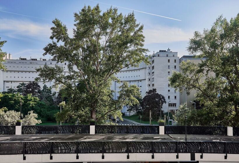 هتل Hilton Vienna Waterfront